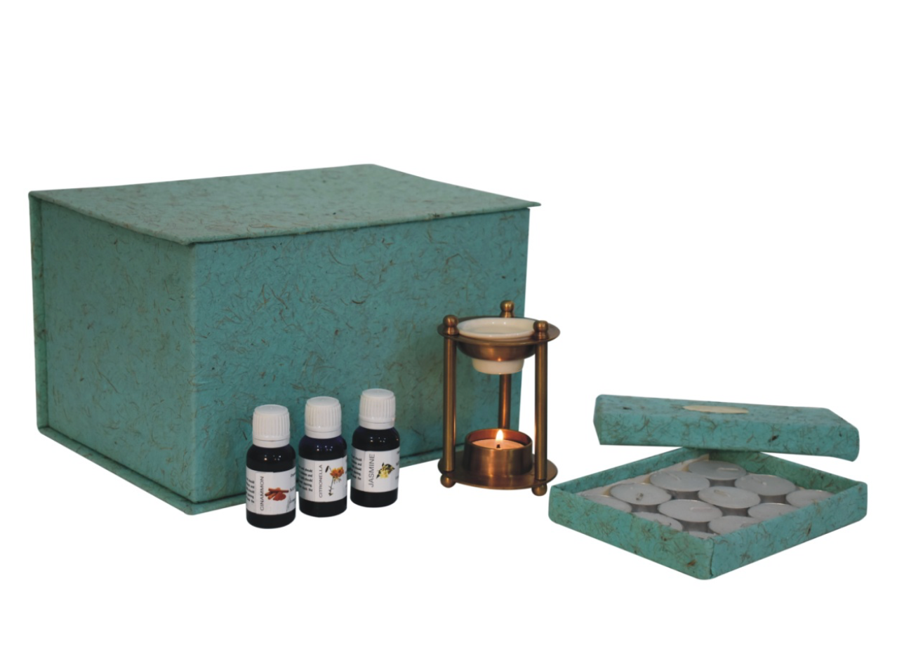 Brass Antique Burner Set - aromatherapy oil burner with tealights and essential oils by Sofiya Designs Shop